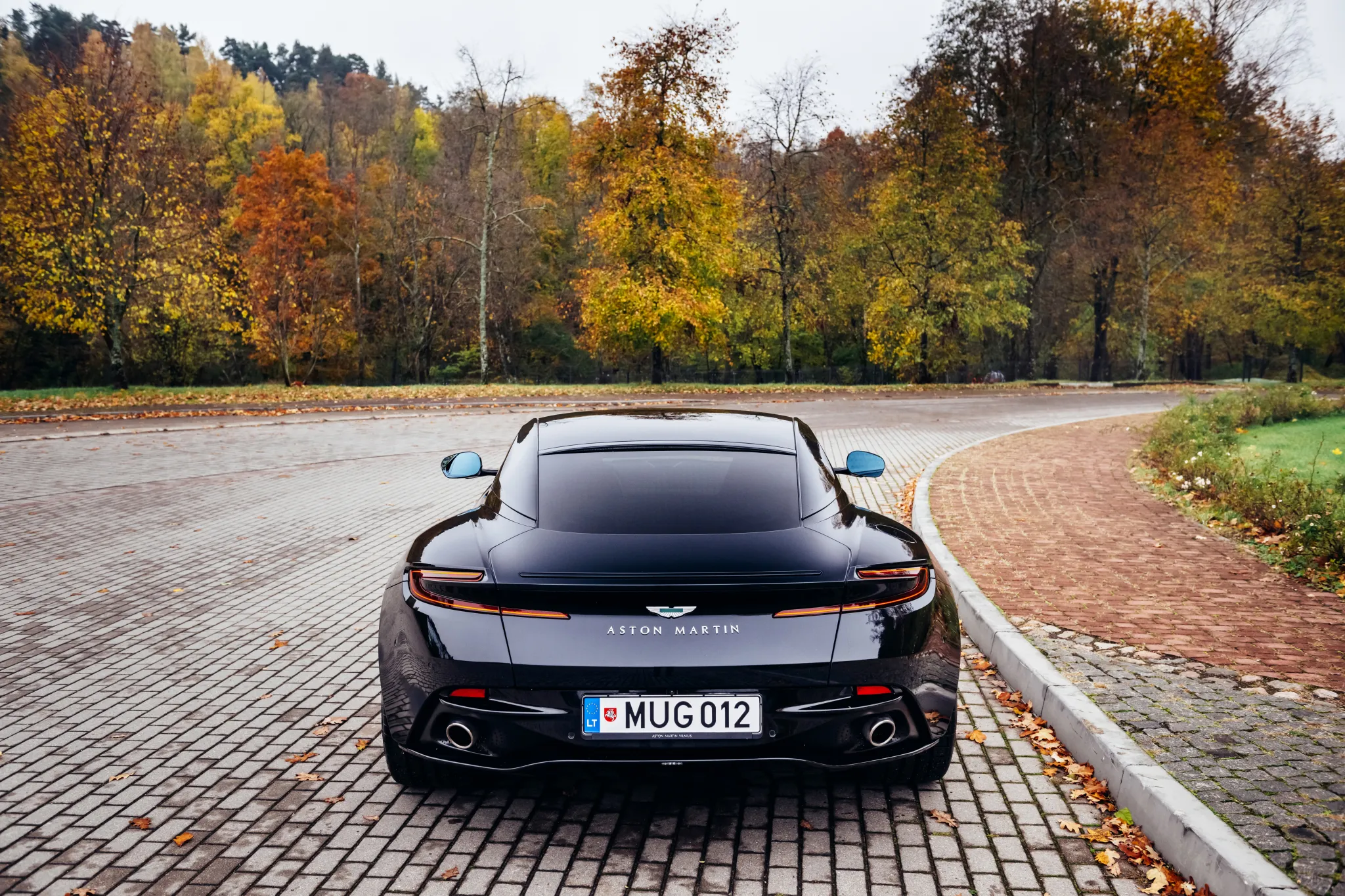 aston-martin-db12-black__1