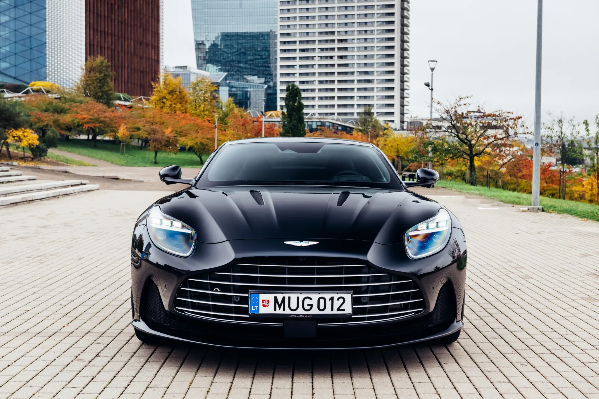 aston-martin-db12-black__5