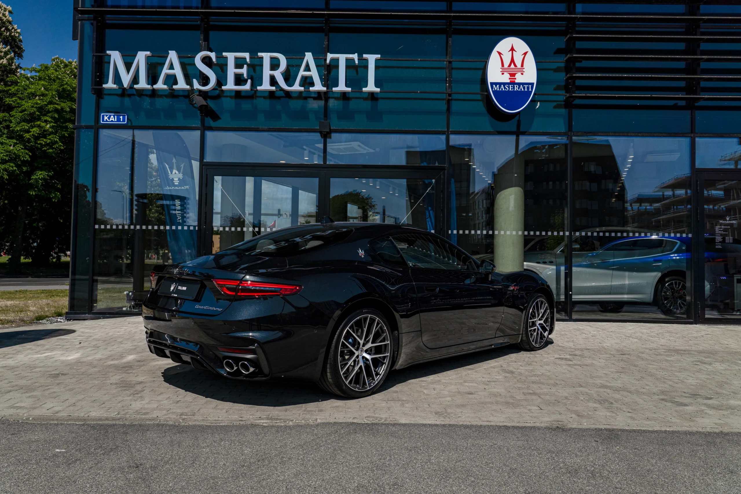 maserati-granturismo-trofeo-black_2