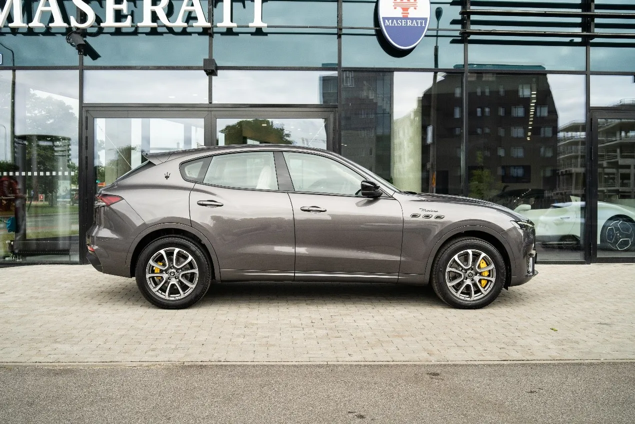 maserati-levante-modena_1