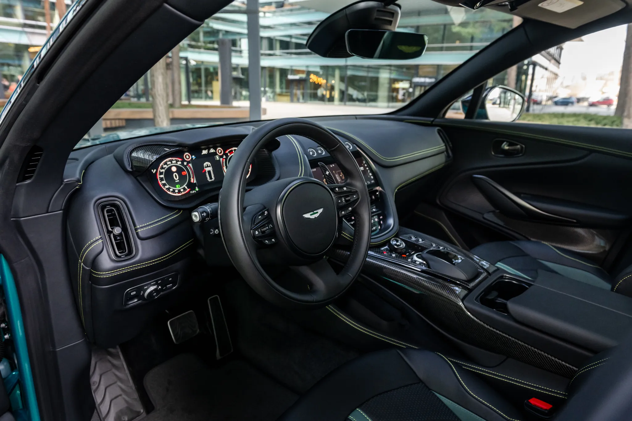 aston_martin_dbx_azure_707-7