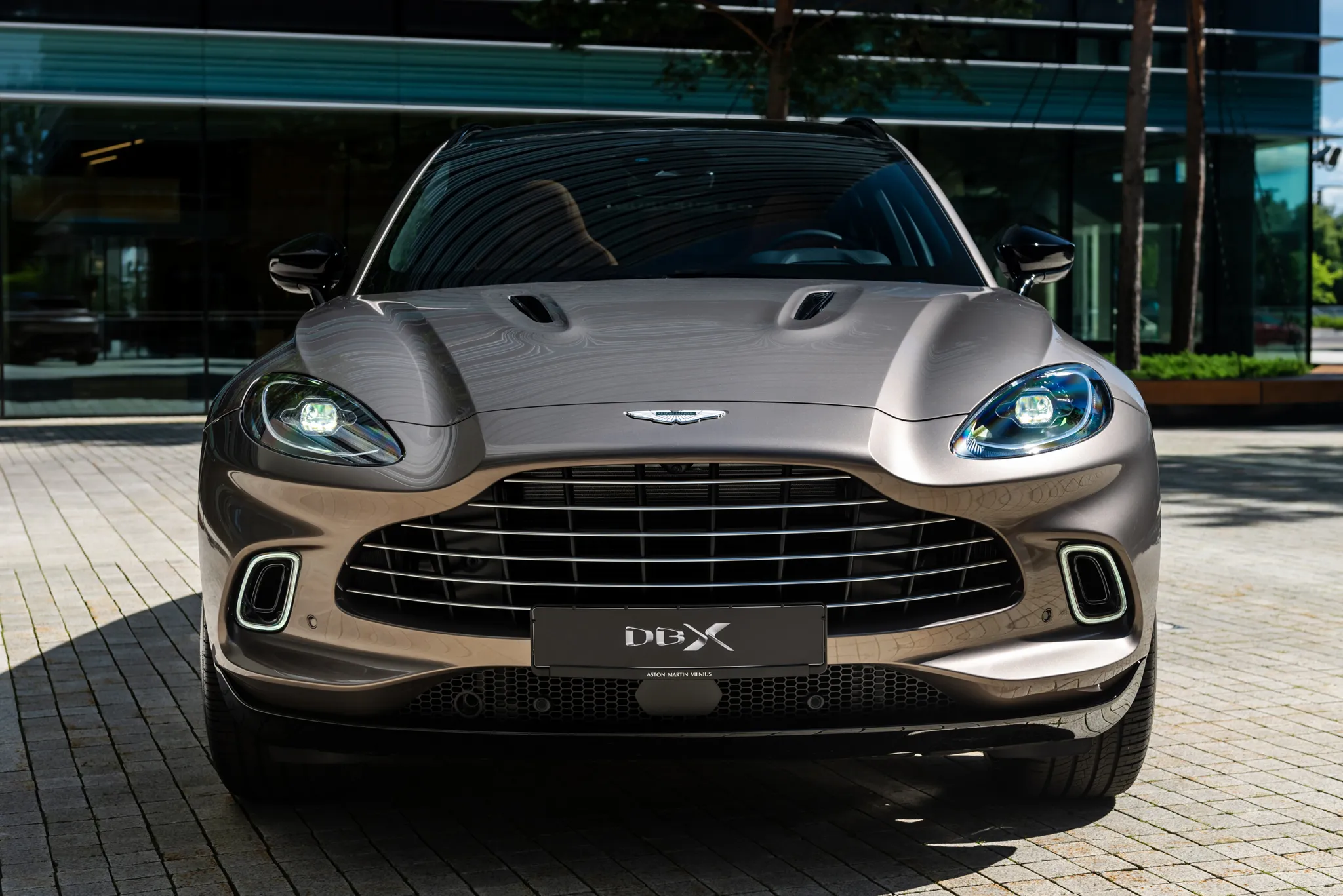 aston_martin_dbx_grey-2