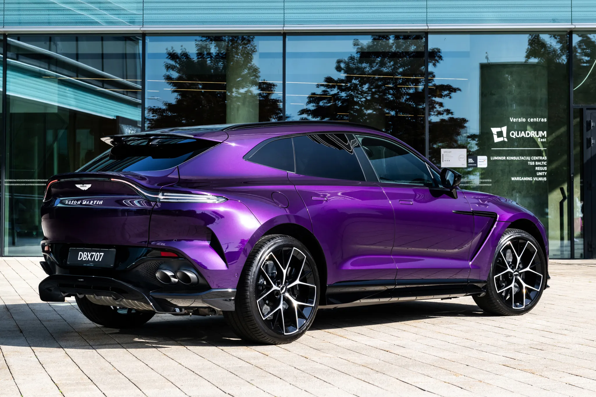 aston_martin_dbx_purple_707-5