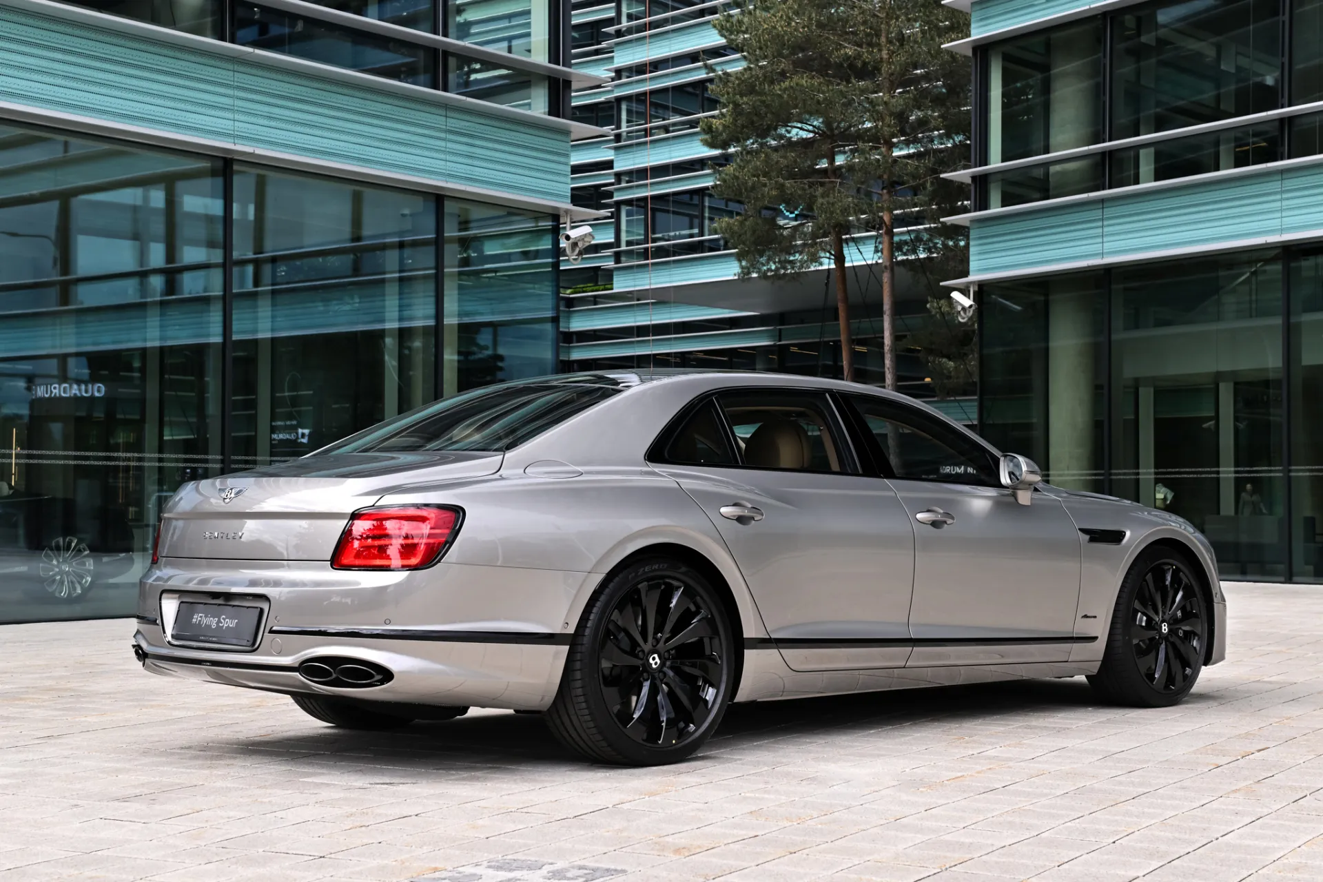 bentley_flying_spur_azure_v8_2vp_8896