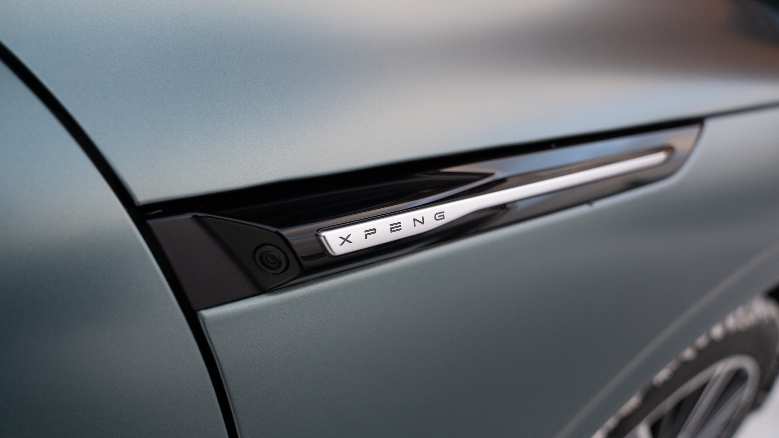 Green_Matte_Xpeng_X9_11