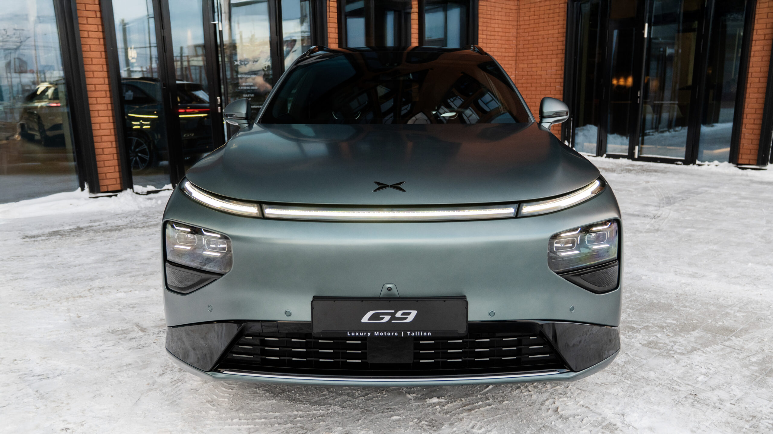 Green_Matte_Xpeng_X9_3