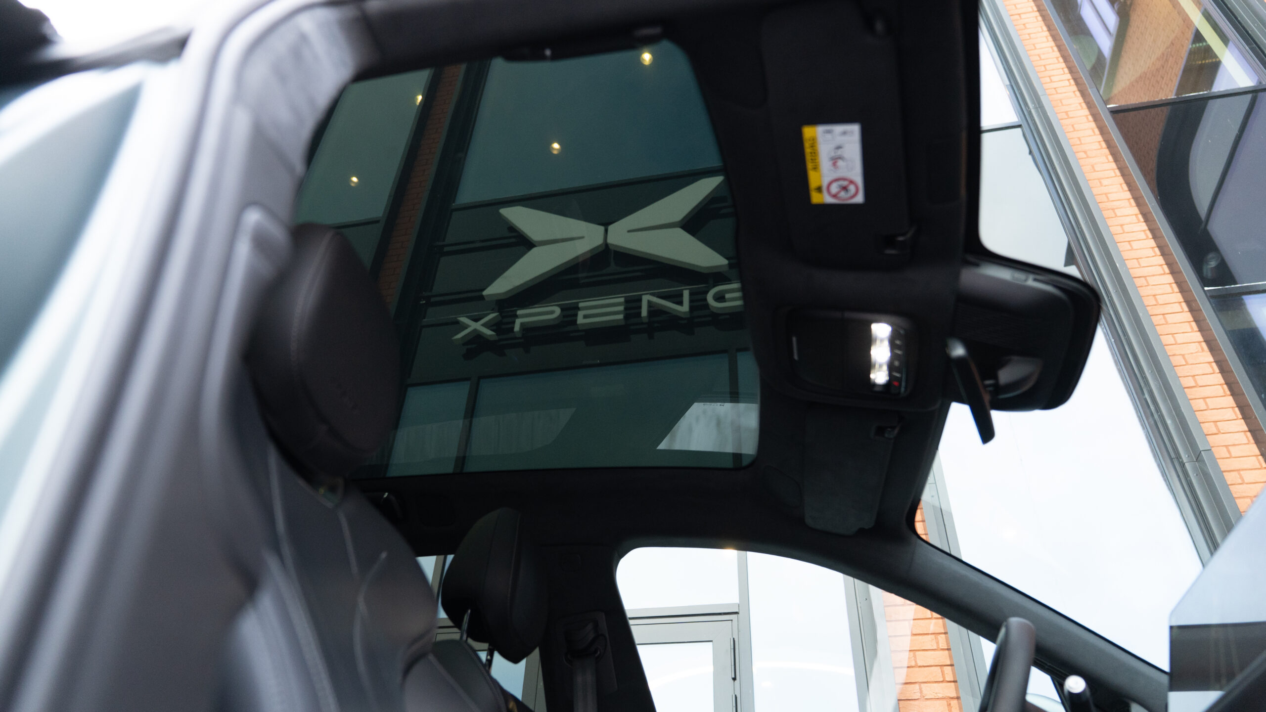 Green_Matte_Xpeng_X9_40