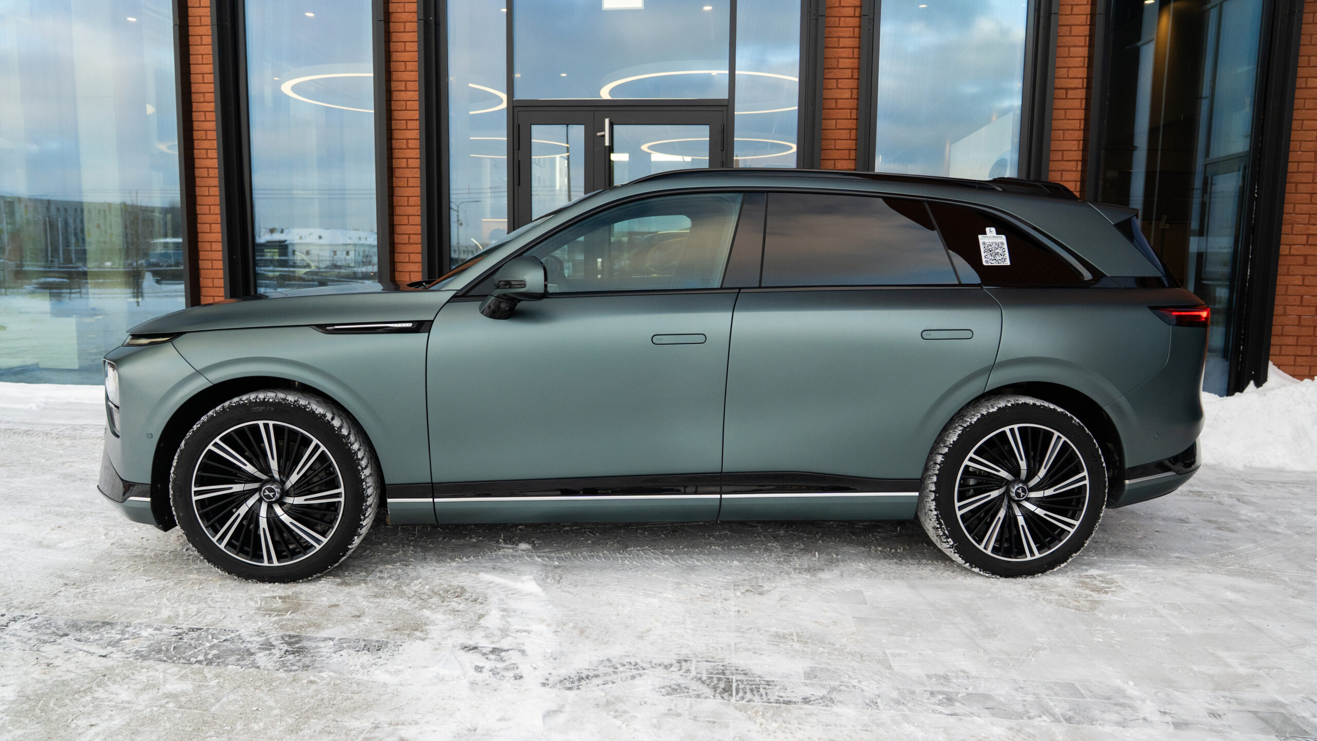 Green_Matte_Xpeng_X9_5