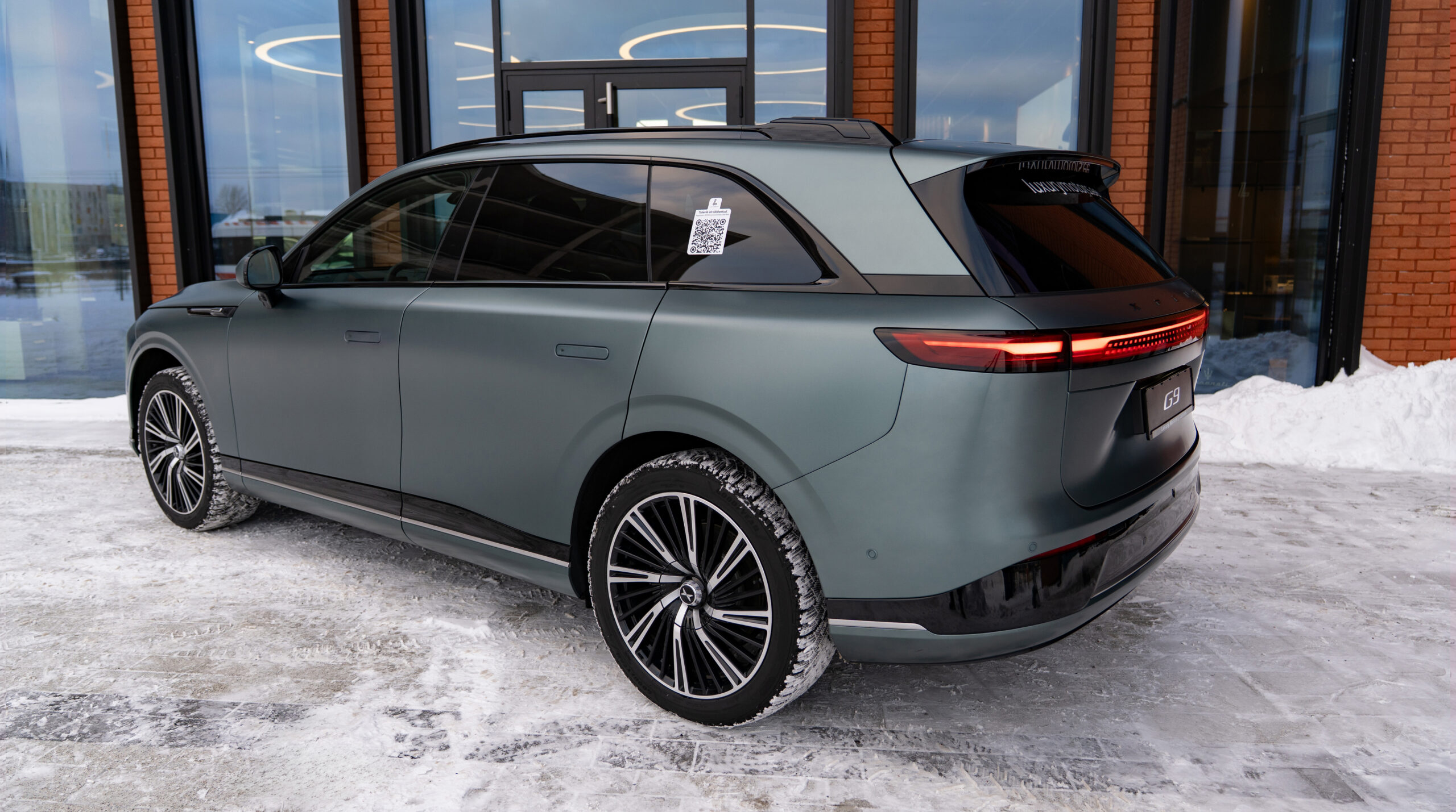 Green_Matte_Xpeng_X9_6