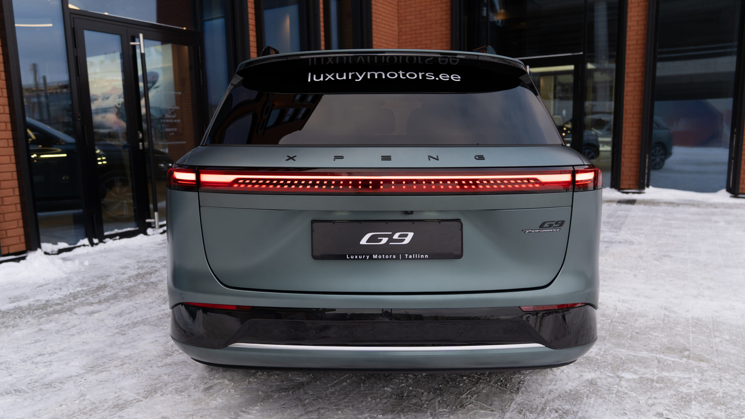 Green_Matte_Xpeng_X9_7