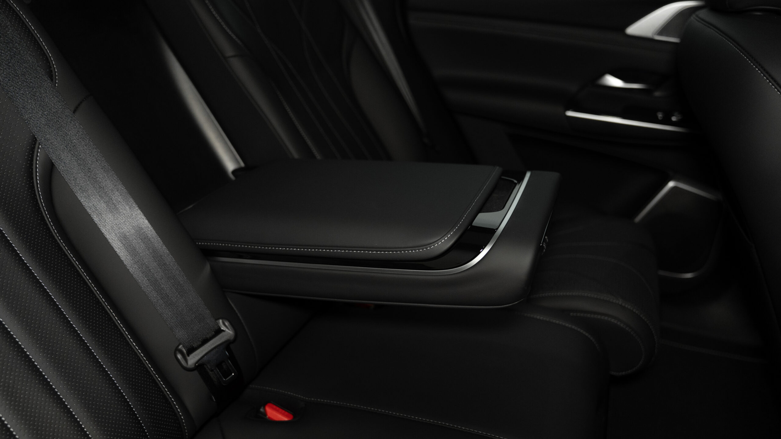 Black_Matte_Xpeng_G9_52