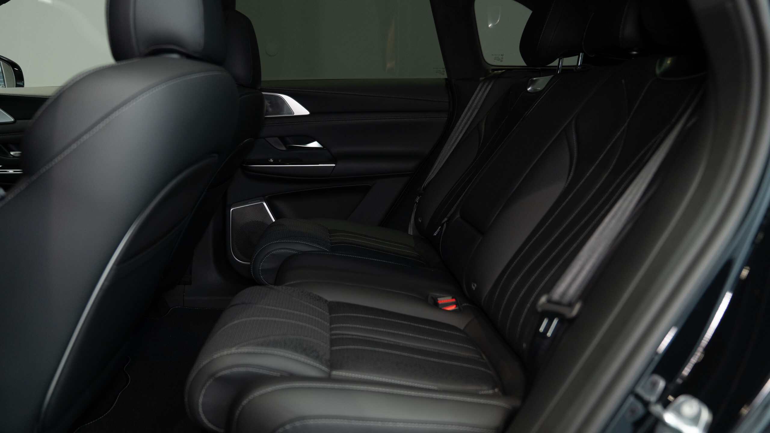 Black_Matte_Xpeng_G9_57