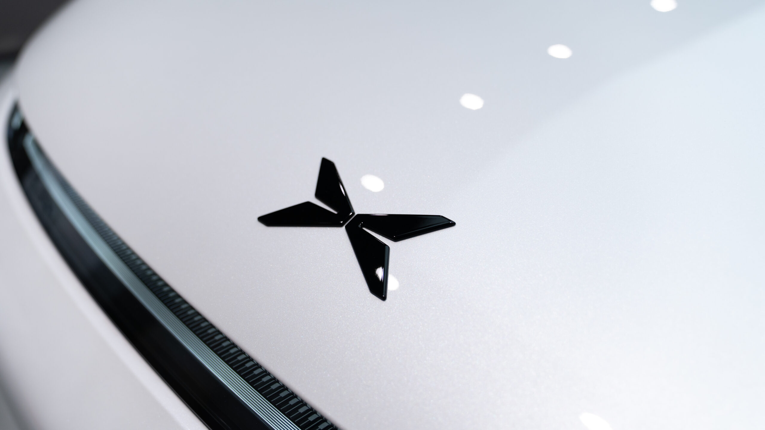 White_Matte_Xpeng_G9_16