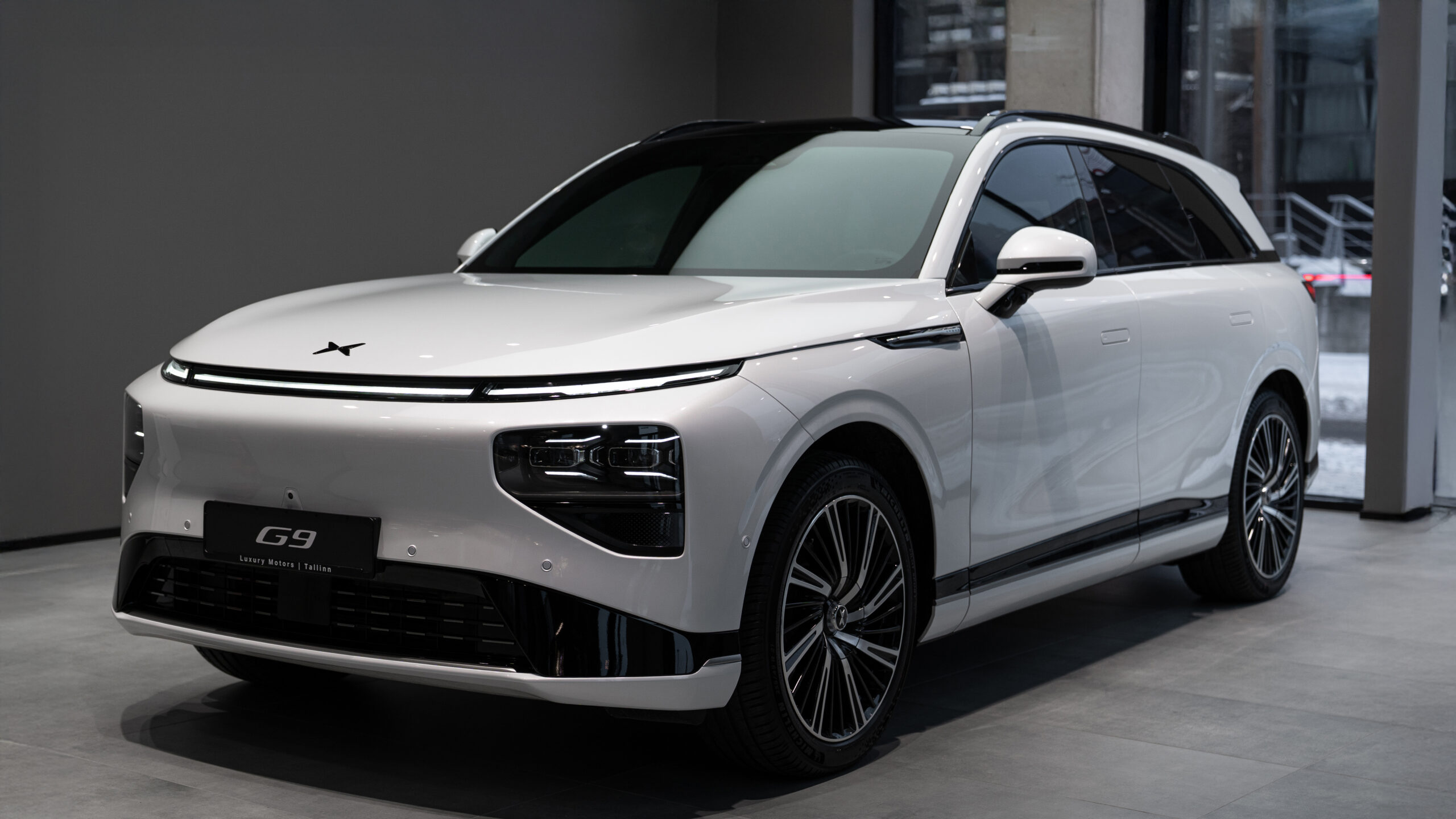 White_Matte_Xpeng_G9_17