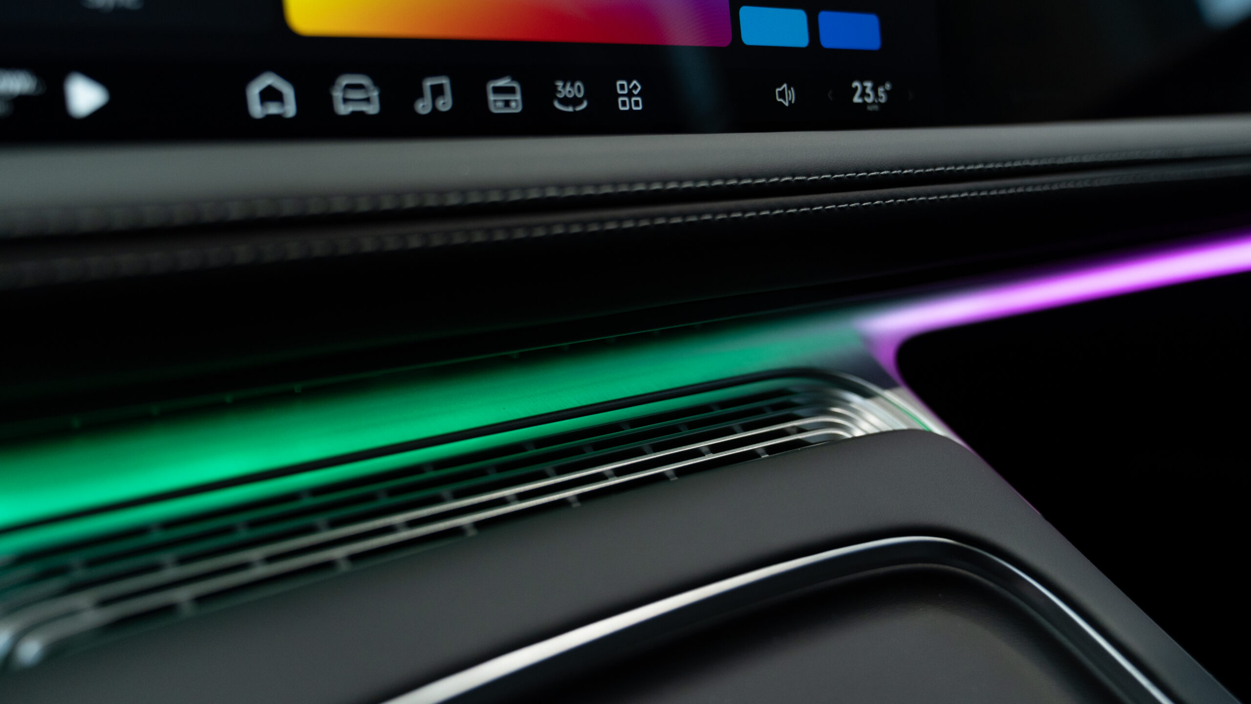 White_Matte_Xpeng_G9_39