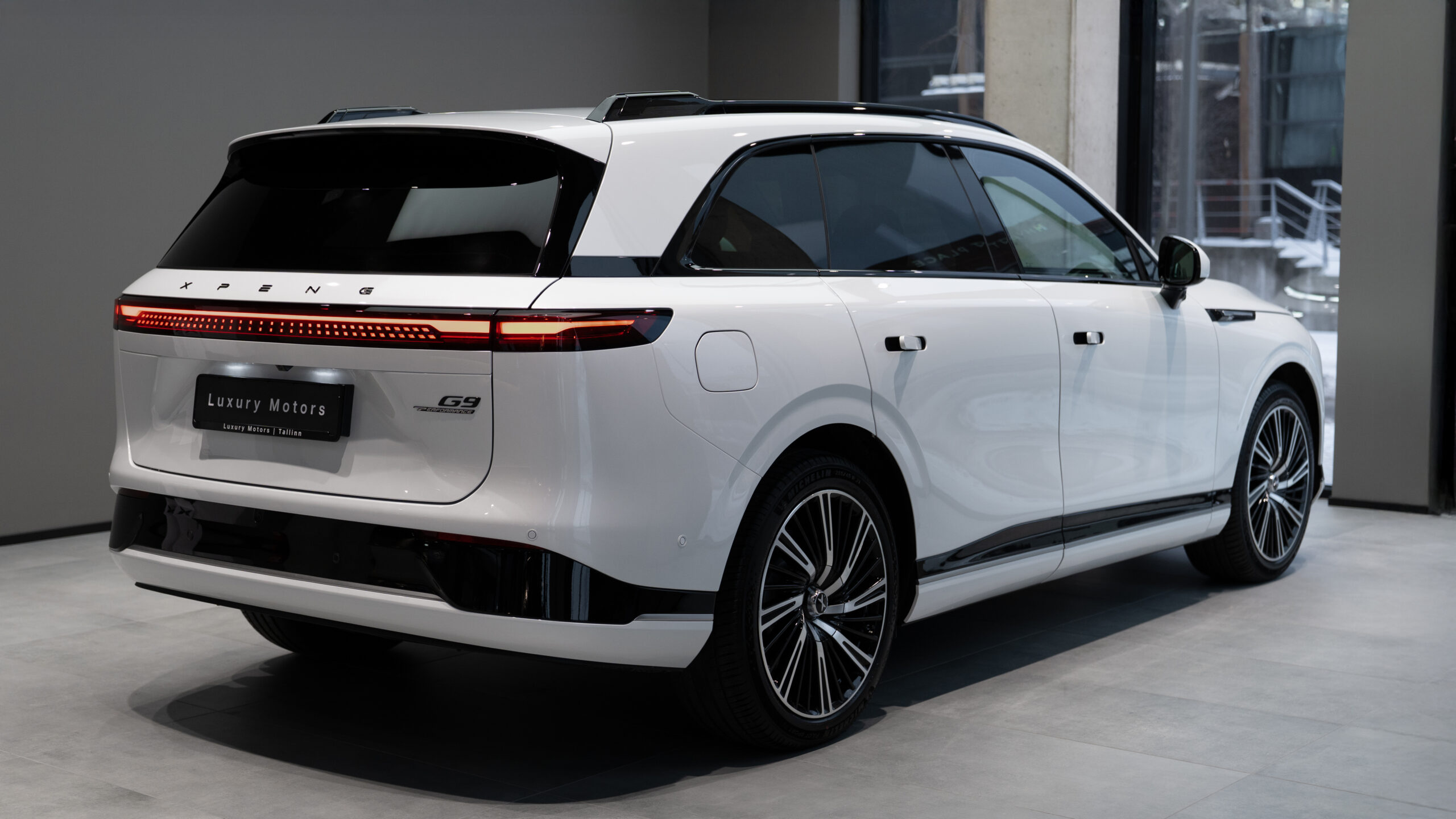 White_Matte_Xpeng_G9_6