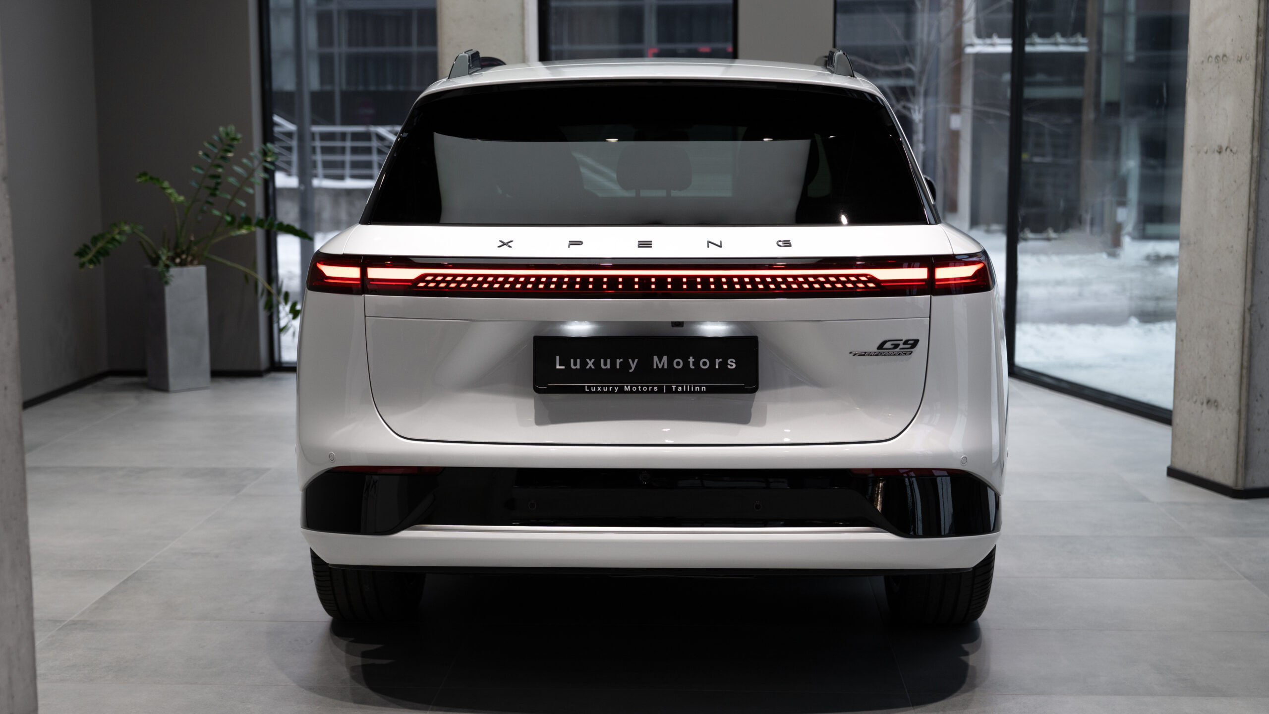 White_Matte_Xpeng_G9_8